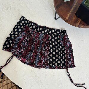 Crinkle shorts, elastic waist, drawstring sides